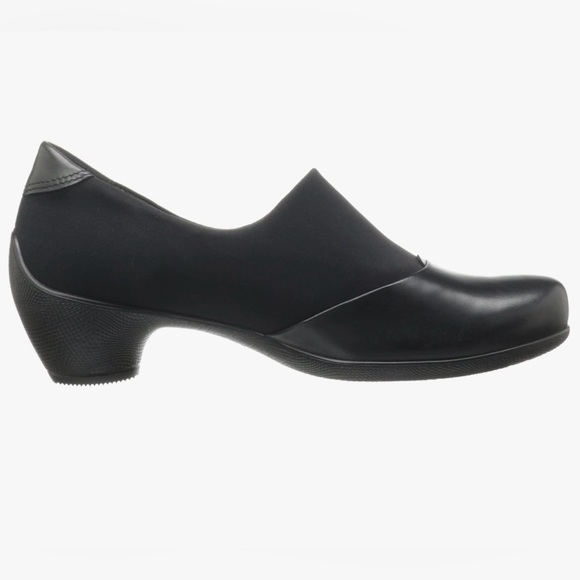 ECCO WOMEN'S SCULPTURED GTX BLACK LEATHER SLIP ON SHOE Size 38 (US 7-7.5) - Picture 3 of 16